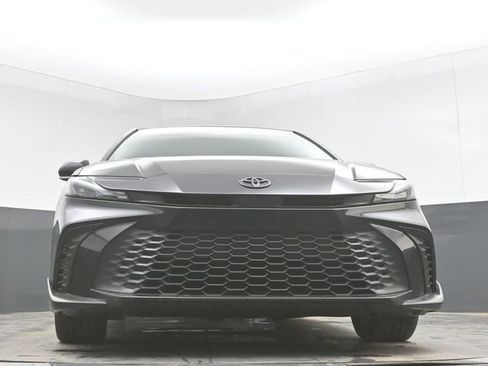 Used 2025 Toyota Camry SE FWD image 28