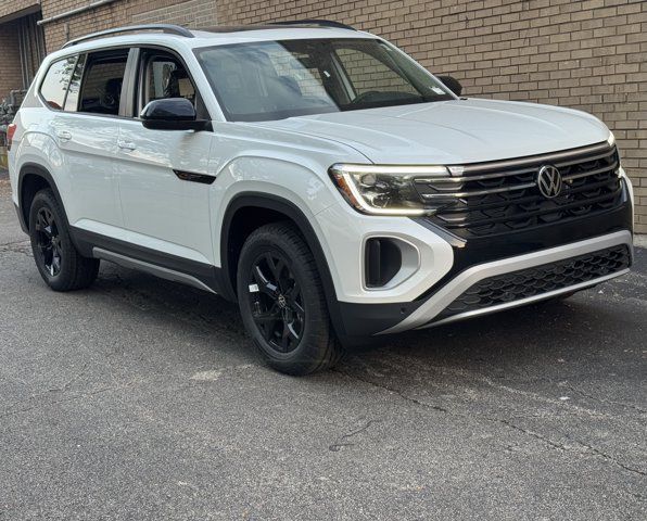 New 2026 Volkswagen Atlas Peak Edition AWD/4WD image 1