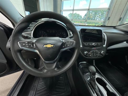 Used 2023 Chevrolet Malibu LT FWD image 14