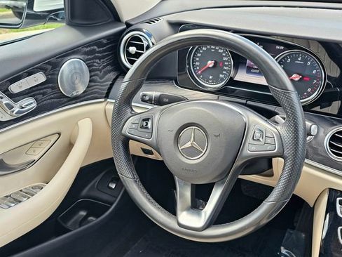 Certified 2017 Mercedes-Benz E 300 4MATIC image 25