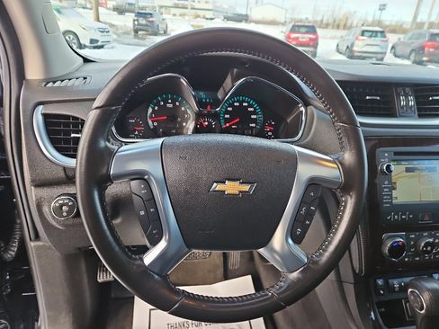 Used 2017 Chevrolet Traverse LT image 11