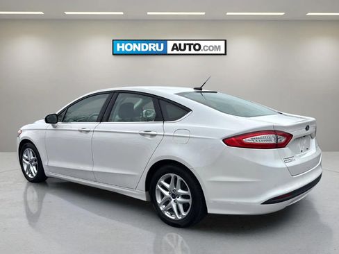 Used 2016 Ford Fusion SE image 3