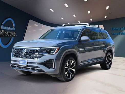 Certified 2025 Volkswagen Atlas SEL Premium R-Line image 9