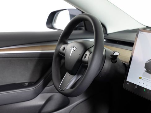 Used 2023 Tesla Model 3 Standard Range RWD image 25