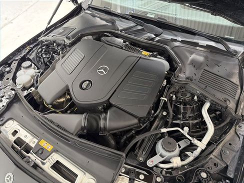 Used 2025 Mercedes-Benz C 300 4MATIC Sedan image 9