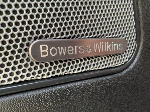 Used 2022 Maserati Levante Trofeo image 40