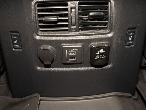 Used 2023 Nissan Titan PRO-4X w/ Pro-4x Convenience Package image 7