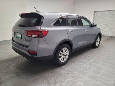 Used 2020 Kia Sorento LX FWD image 9
