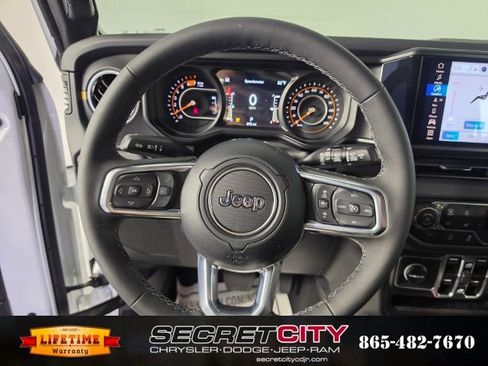 New 2026 Jeep Wrangler Unlimited Sahara AWD/4WD image 16