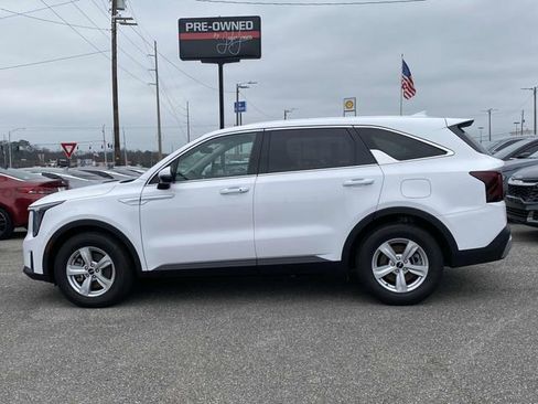 New 2024 Kia Sorento LX image 7