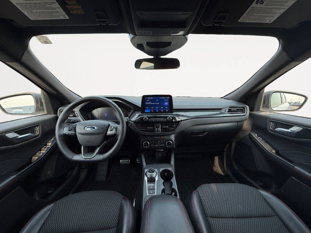 Used 2023 Ford Escape ST-Line FWD image 12