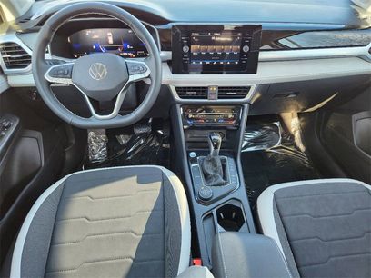 New 2025 Volkswagen Taos SE