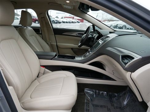 Used 2020 Lincoln MKZ AWD image 8