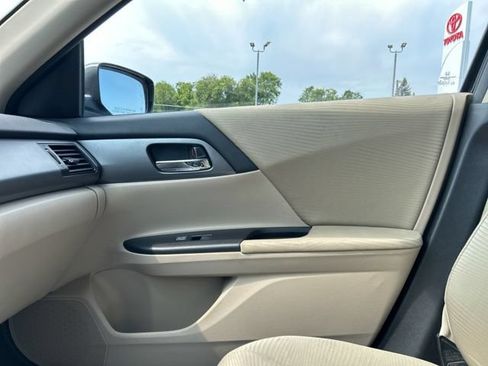 Used 2015 Honda Accord LX image 35