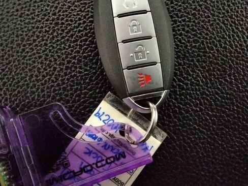 Used 2023 Nissan Titan PRO-4X w/ Pro-4x Convenience Package image 48