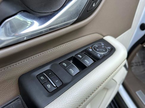 Used 2021 GMC Yukon XL Denali image 18