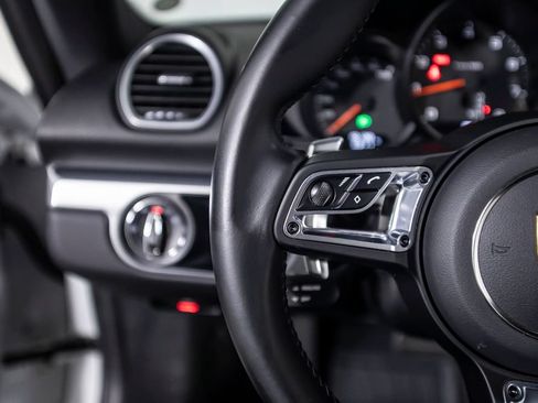 Used 2022 Porsche 718 Cayman RWD image 31