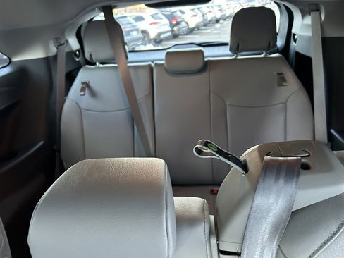 Used 2025 Toyota Sienna XLE image 11