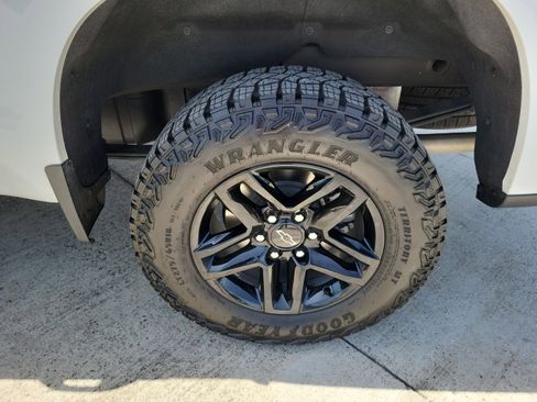 Used 2024 Chevrolet Silverado 1500 LT Trail Boss w/ Convenience Package II image 25