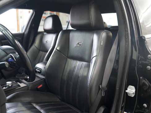Used 2019 Chrysler 300 S AWD/4WD image 25