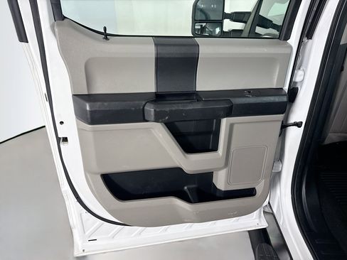 Used 2020 Ford F250 XL w/ Power Equipment Group image 25