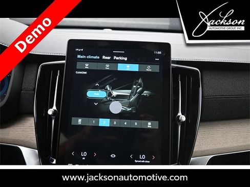 New 2025 Volvo XC90 B6 Core w/ Protection Package image 11