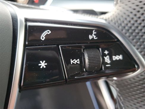 New 2025 Audi S8 4.0T image 32