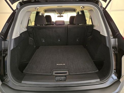 Used 2023 Nissan Rogue S image 13