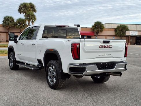 Used 2025 GMC Sierra 2500 SLT w/ SLT Convenience Package image 5