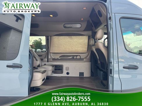 Used 2022 Mercedes-Benz Sprinter 2500 image 12