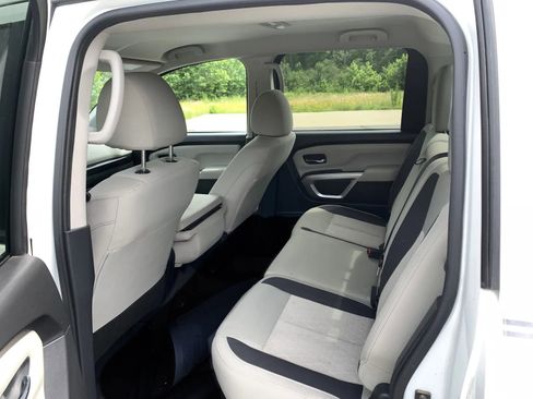 Used 2022 Nissan Titan SV w/ Accessory Utility Package image 16