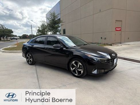 Used 2022 Hyundai Elantra Limited FWD image 5