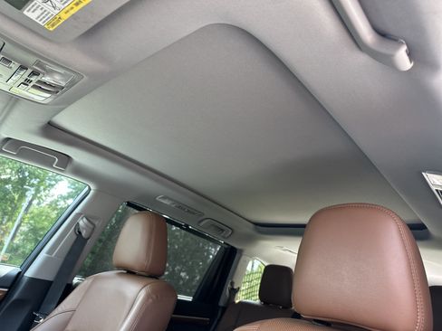 Used 2018 Toyota Highlander Limited Platinum AWD/4WD image 28