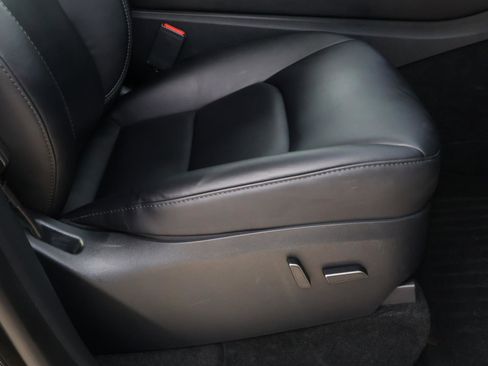 Used 2023 Tesla Model Y Long Range image 17