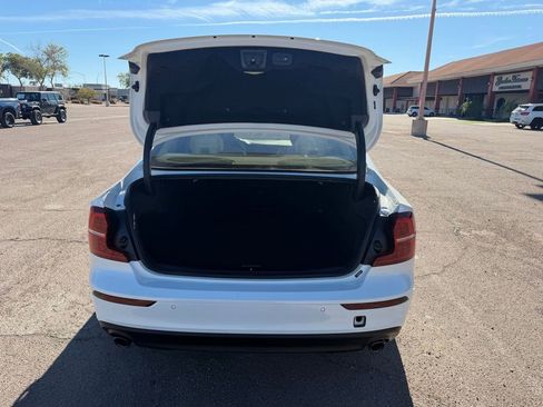 Used 2021 Volvo S60 T5 Momentum w/ Premium Package image 12