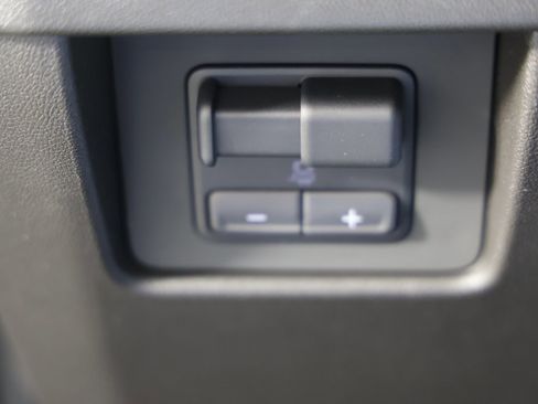 Used 2025 GMC Canyon Denali image 27