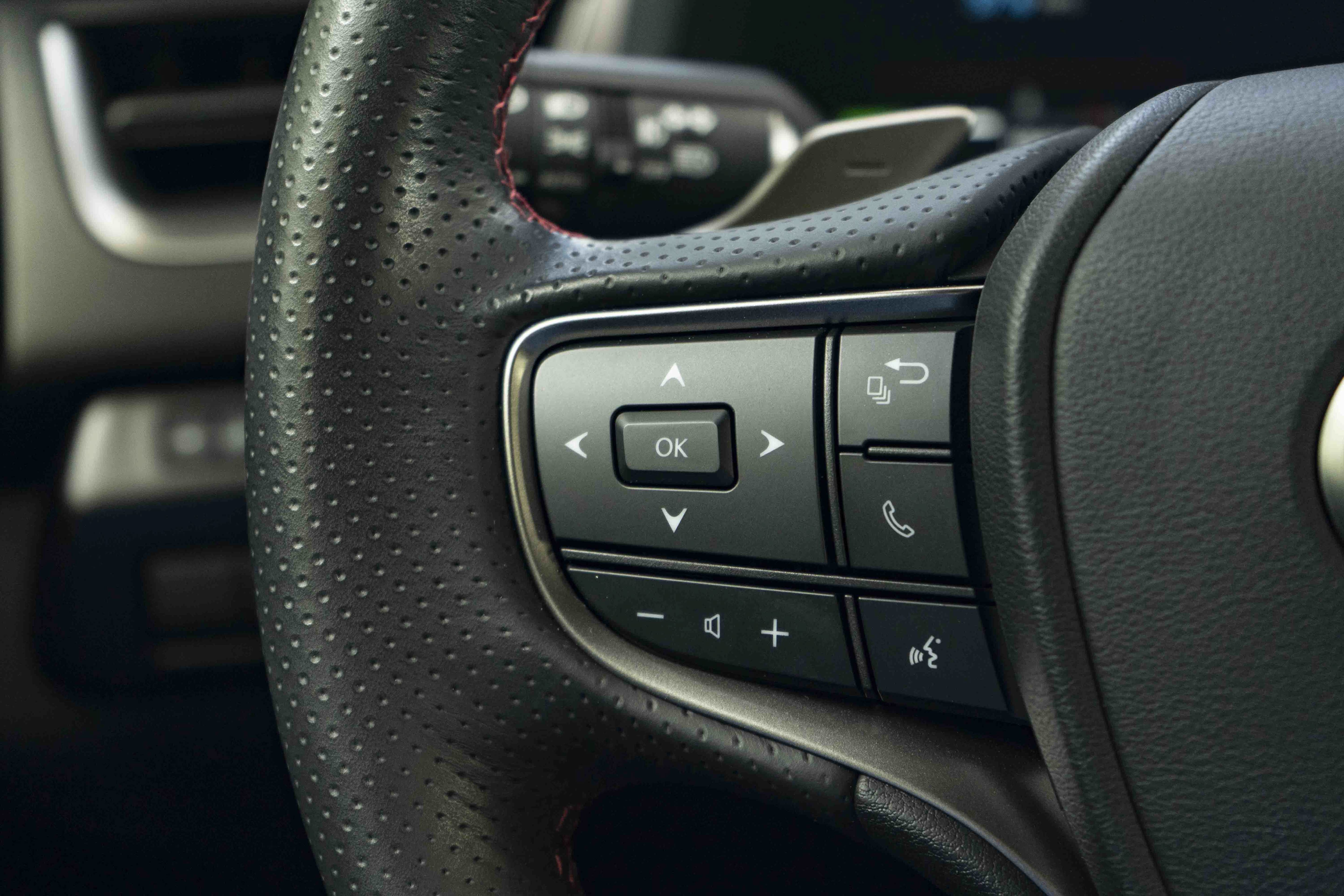 Used 2025 Lexus UX 300h AWD w/ Accessory Package (Z1) image 20
