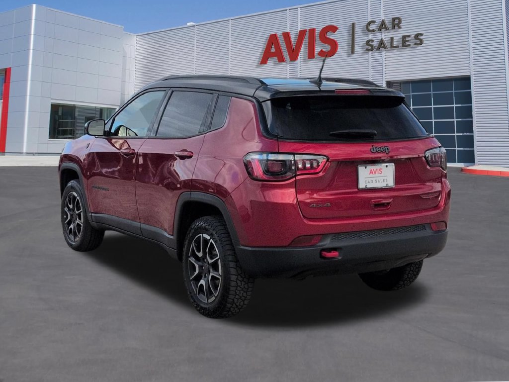 Used 2025 Jeep Compass Trailhawk AWD/4WD image 7