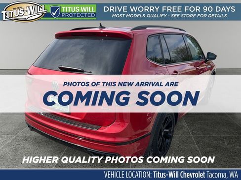 Used 2024 Volkswagen Tiguan SE R-Line AWD/4WD image 4