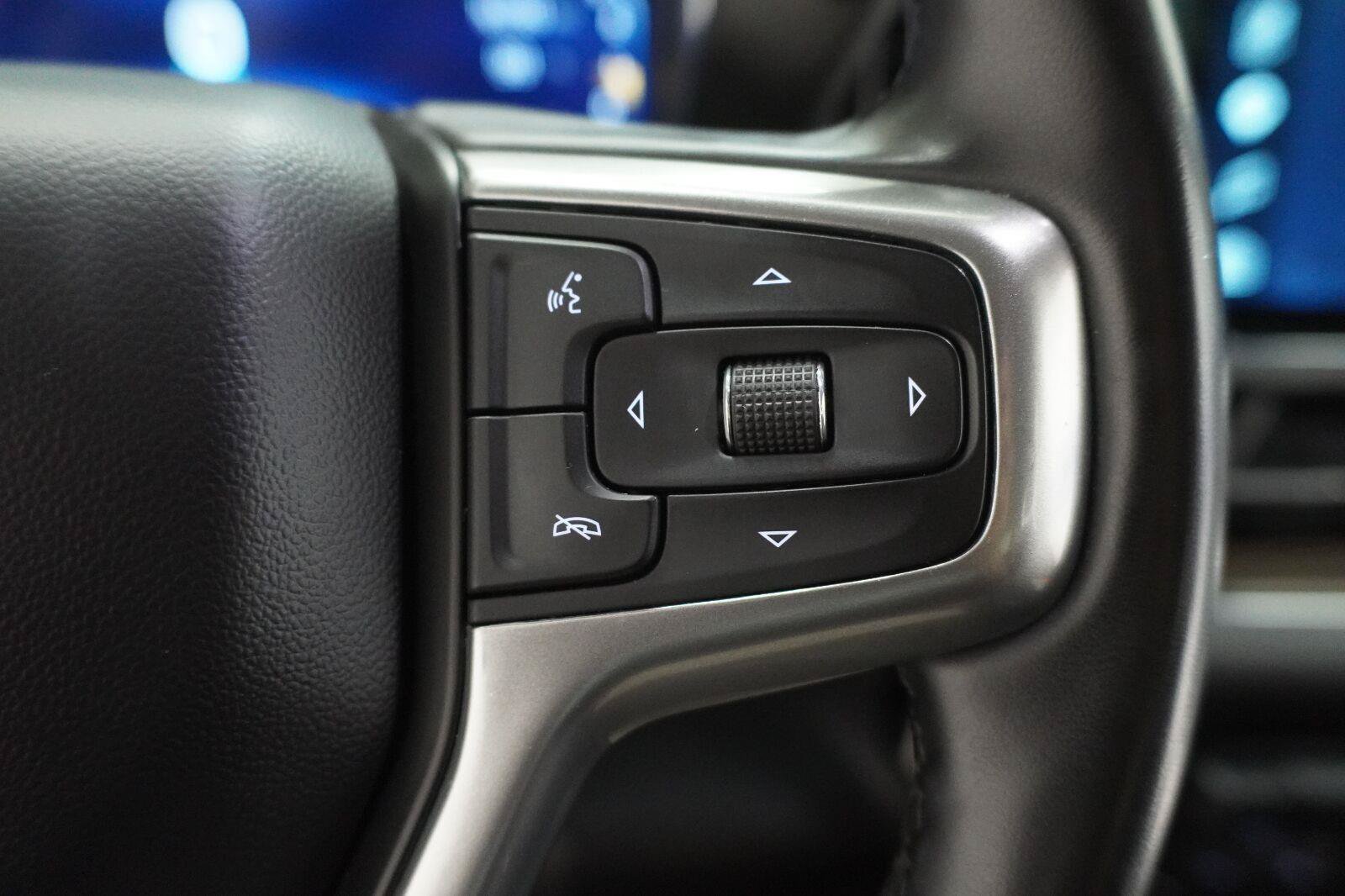 Used 2025 Chevrolet Silverado 1500 LT RWD image 11