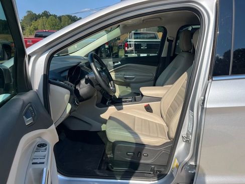 Used 2019 Ford Escape SEL image 8