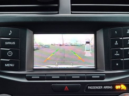 Used 2016 Ford Explorer XLT image 33