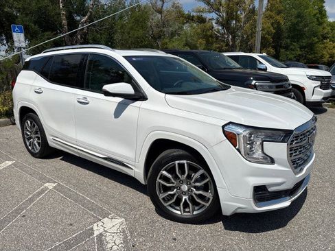 Used 2022 GMC Terrain Denali w/ Denali Premium Package image 7