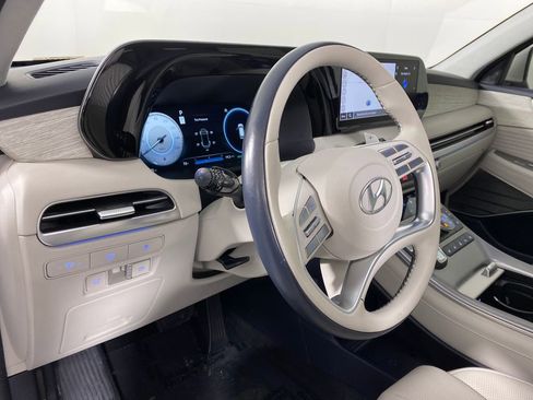 Used 2024 Hyundai Palisade Calligraphy image 11