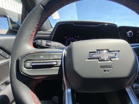 Used 2024 Chevrolet Colorado Z71 w/ Z71 Convenience Package 2 image 12