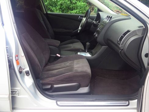 Used 2009 Nissan Altima 2.5 S w/ Emergency Aid Pkg FWD image 14