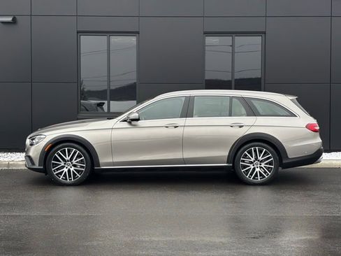 Used 2021 Mercedes-Benz E 450 4MATIC All-Terrain Wagon image 4