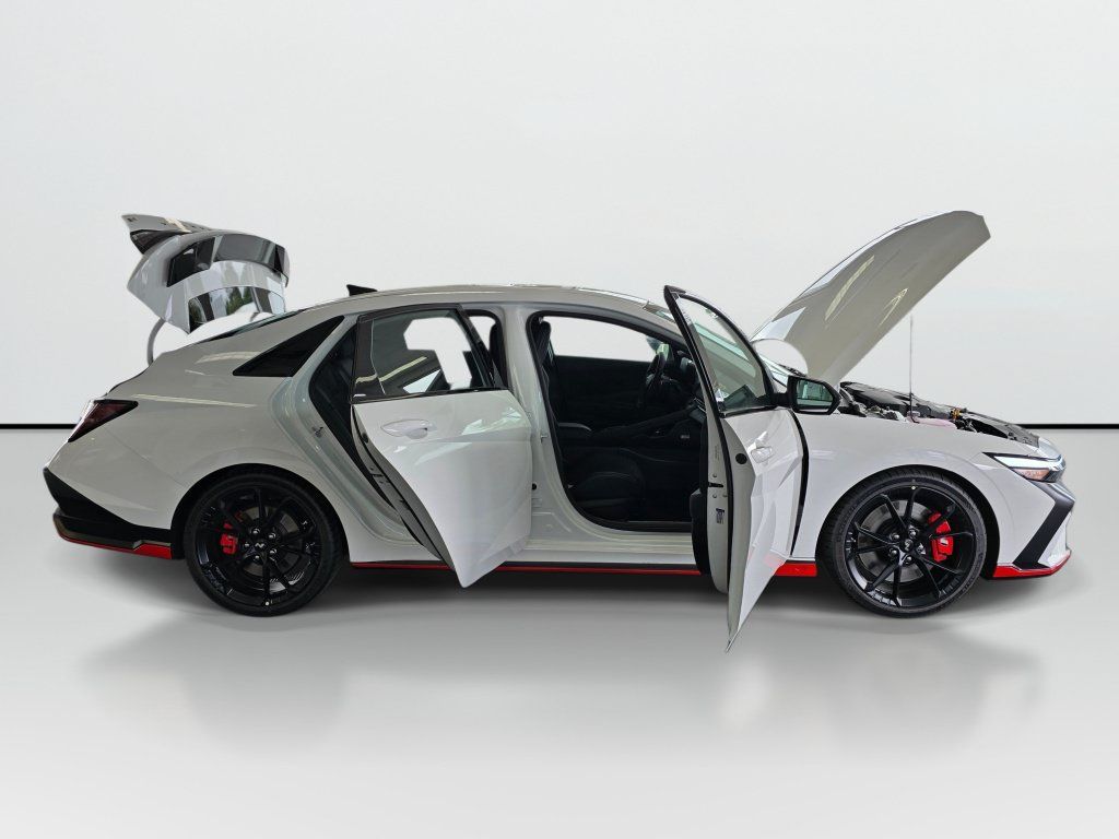New 2026 Hyundai Elantra N FWD image 9