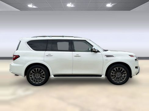 Used 2022 Nissan Armada Platinum w/ Captain's Chairs Package RWD image 8
