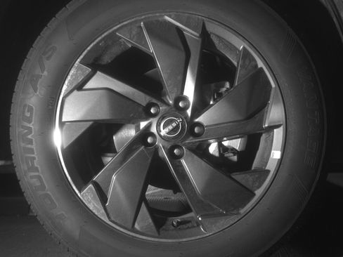 Used 2025 Nissan Rogue SV FWD image 13